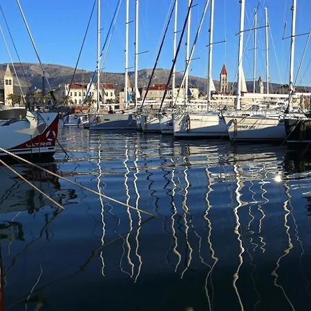 Heritage Stone House - Comfort, Terrace & Garden *