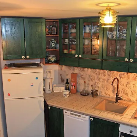 Heritage Stone House - Comfort, Terrace & Garden Apartamento