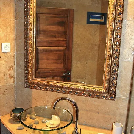 Heritage Stone House - Comfort, Terrace & Garden Apartamento *